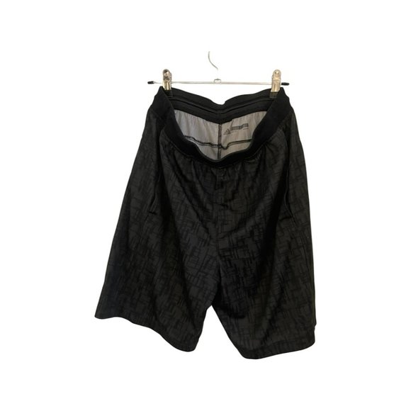 Adidas Workout Shorts Size Medium - Picture 1 of 1